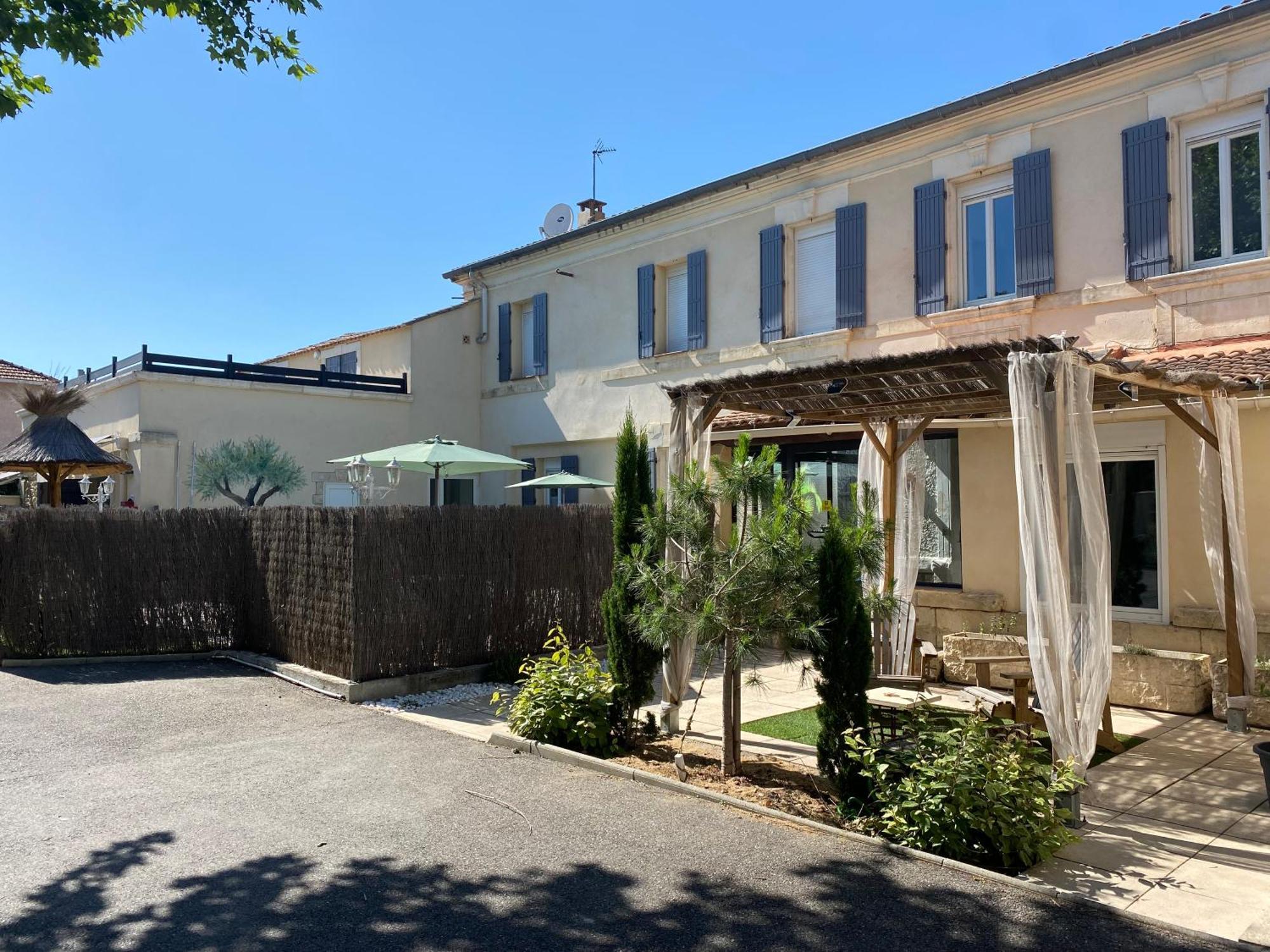 L'Escale Des Alpilles Hotel Rognonas Ngoại thất bức ảnh
